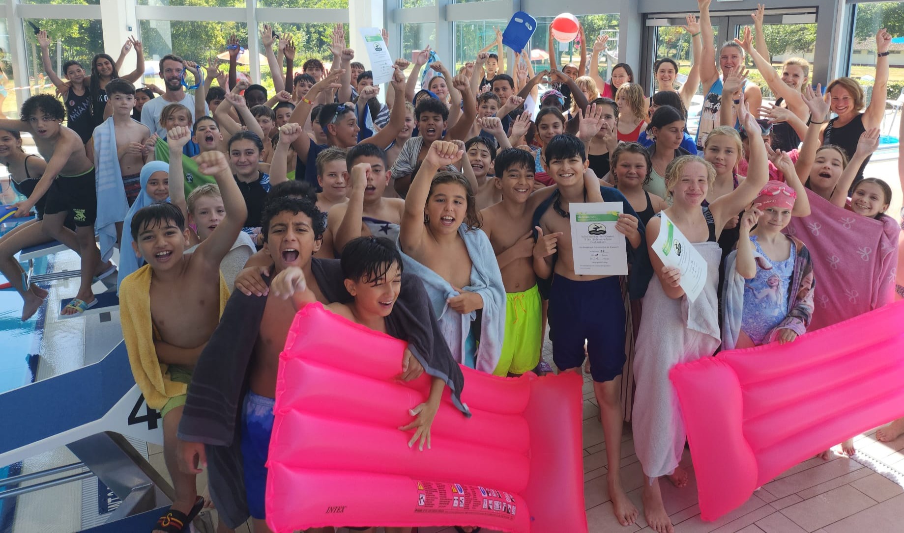 Traditionelles Schwimmfest der Lindenauschule vor den Sommerferien