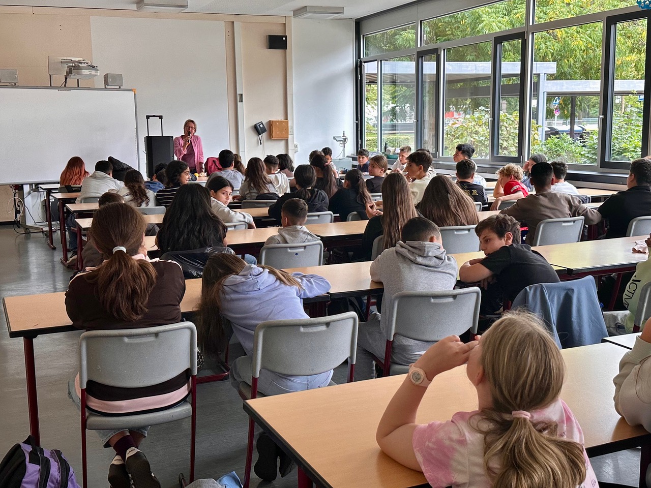 Hanauer Tafel zu Gast an der Lindenauschule